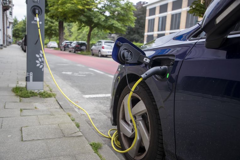 The advent of electric cars leaves a billion-dollar hole in the budget