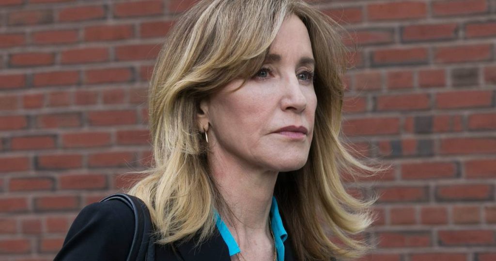 'Desperate Housewives' Actress Felicity Huffman Responds to Student Fraud for the First Time: 'The Only Way to Give My Daughter a Future' |  celebrities