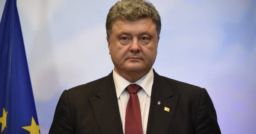 Kiev bans former president and opposition member Poroshenko from traveling abroad  outside