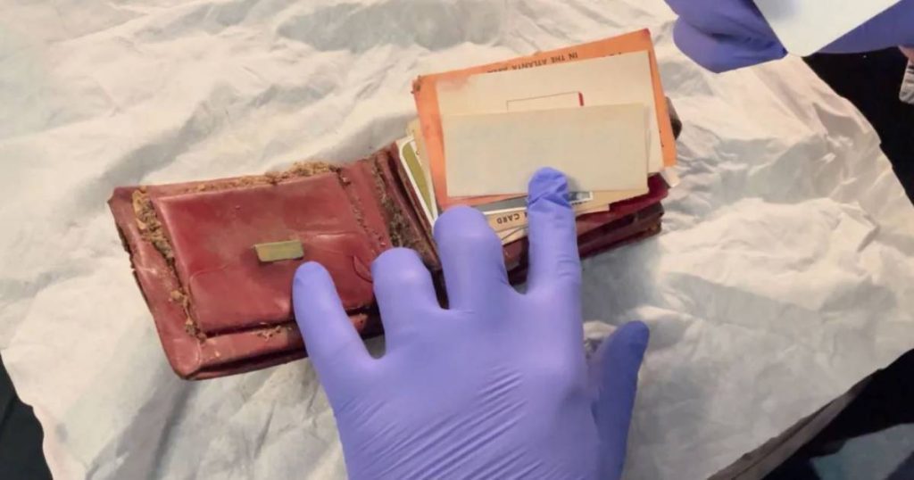 Workers find a wallet that has been missing for 65 years in American cinema: “A portal back in time” |  outside