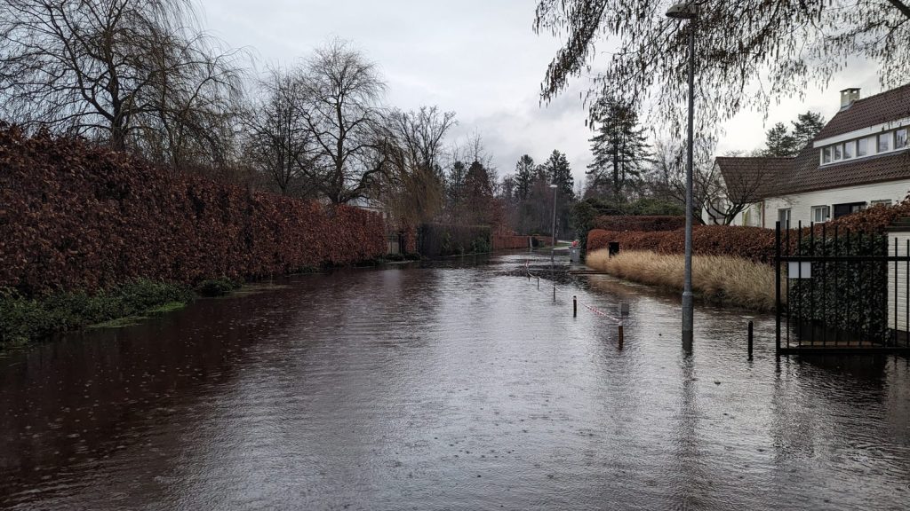 The streets in Oud-Turnhout have been flooded for more than a month