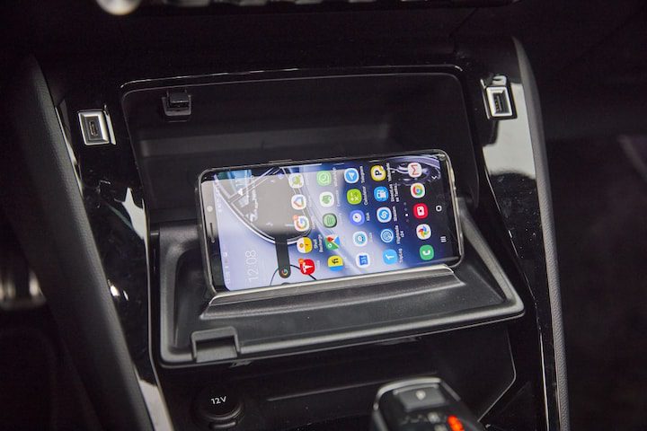 Peugeot 2008 GT 1.2 Pure Tech 155 EAT8