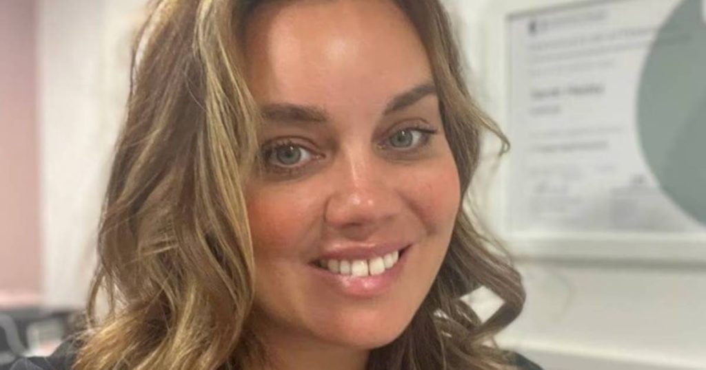 A British man saw his wife (39 years old) suddenly collapse at his father’s funeral: “She was giving a beautiful eulogy” |  outside