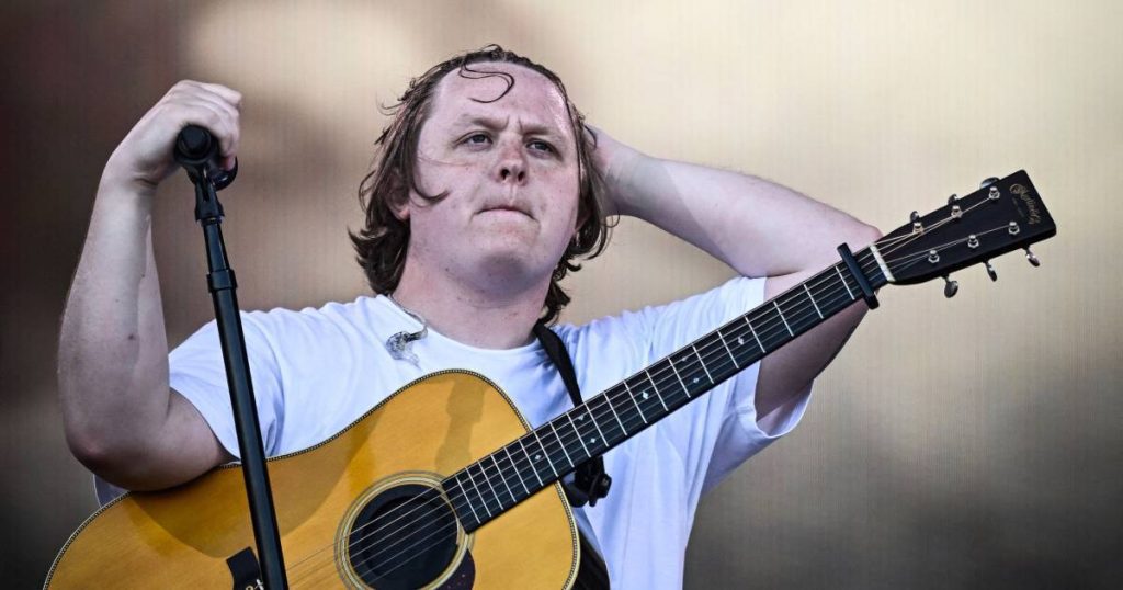 Lewis Capaldi shares health update during break: 'I'm learning how to better manage my Tourette's' |  celebrities