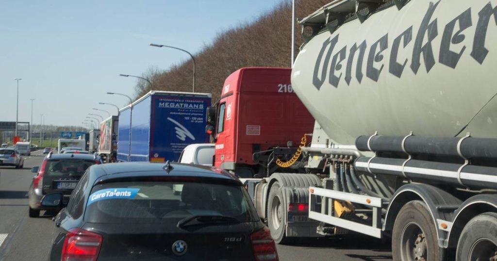 Traffic jams cost the economy more than 5 billion euros last year  local