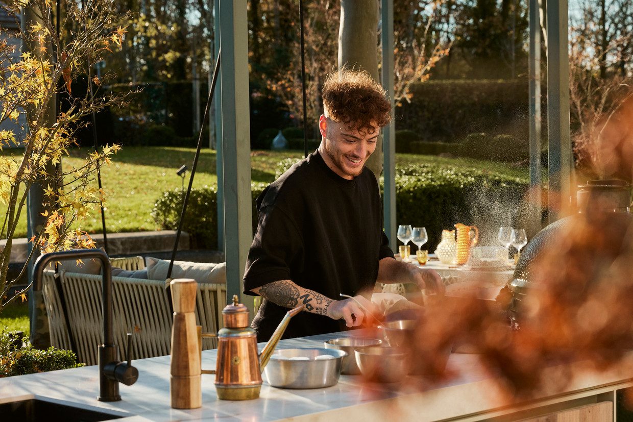 Luca Fabozzi, with Neapolitan roots, is a famous pizza chef.  Picture of an RV