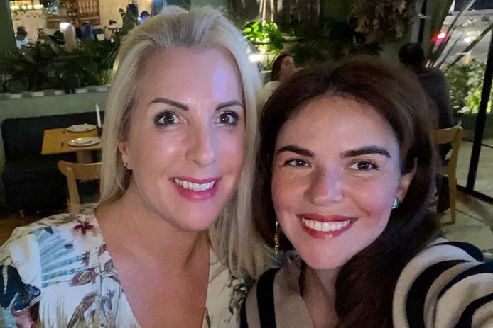 Anna Knezevic (right) with her friend Sanna Ramo.