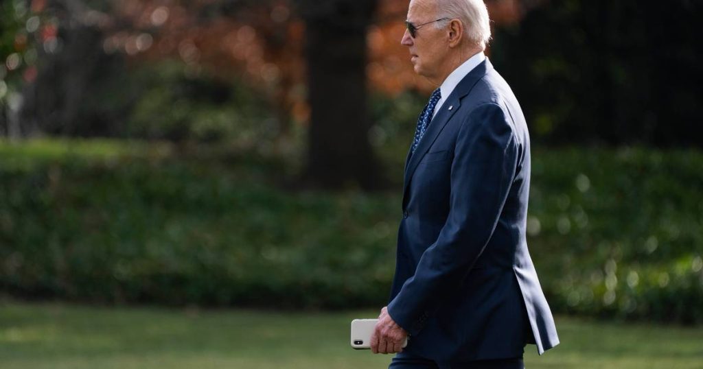 Biden took secret documents with him, but the “older man with a weak memory” was not prosecuted  outside
