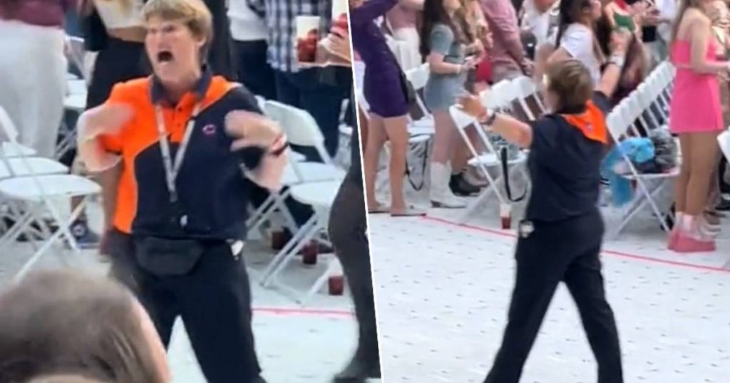 look.  Security Agent Knows Every Word Taylor Swift Hits and Goes Crazy During a Melbourne Concert |  Instagram HLN