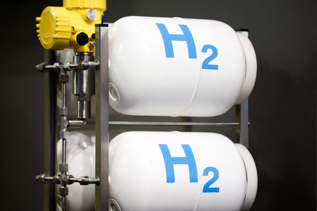 Earth may contain large reserves of pure hydrogen