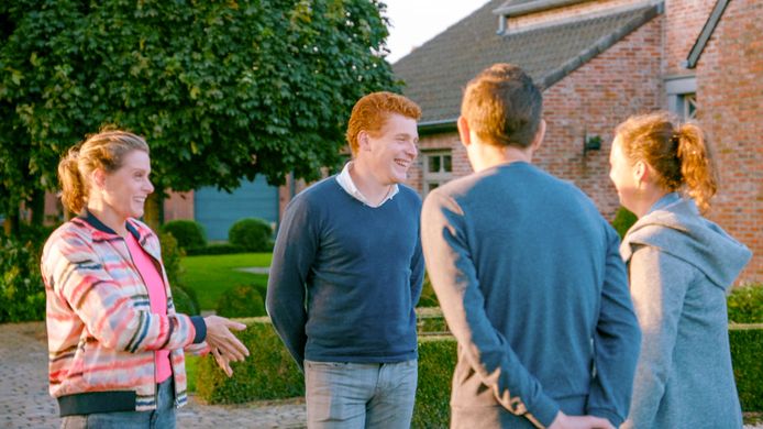 Dina Trsjo surprises Farmer Sunny with two late arrivals Bart and Tom.