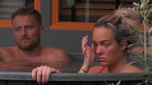 Big Brother's Ashley recovers after emotional day: “What are they thinking?”  |  RTL Street