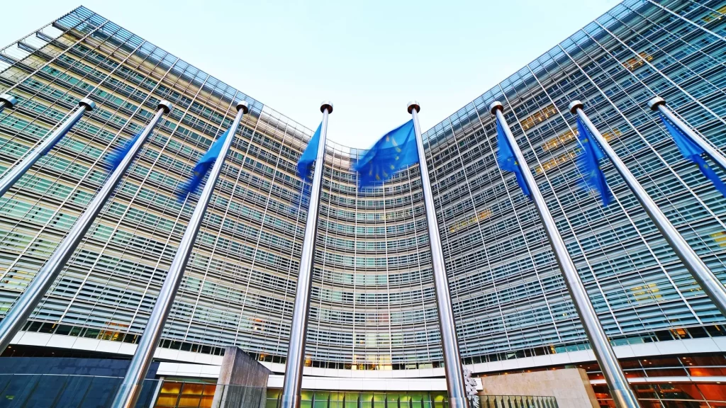 Solar Energy Magazine – Final green light from the European Parliament to mandate solar panels on roofs