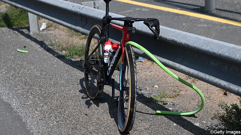 Will the UCI ban 'hookless rims' after Thomas De Gendt's crash?