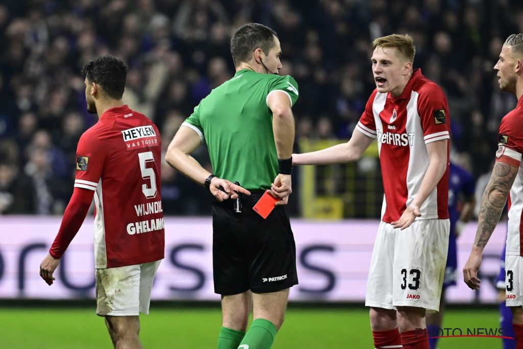 Alexander Bookout also gives his ruling on Owen Vendahl's red card - Football News