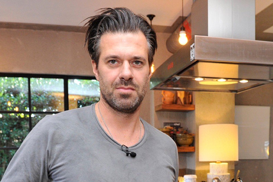 Sergio Hermann closes the door behind him in Cadzand