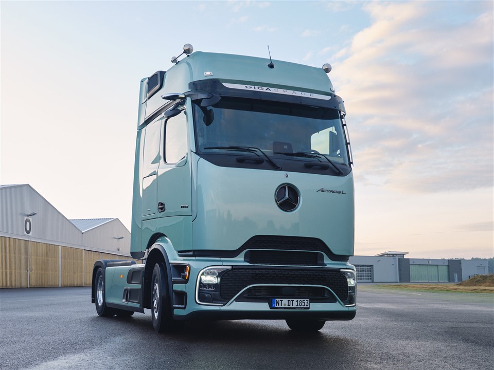 This is the new Actros L